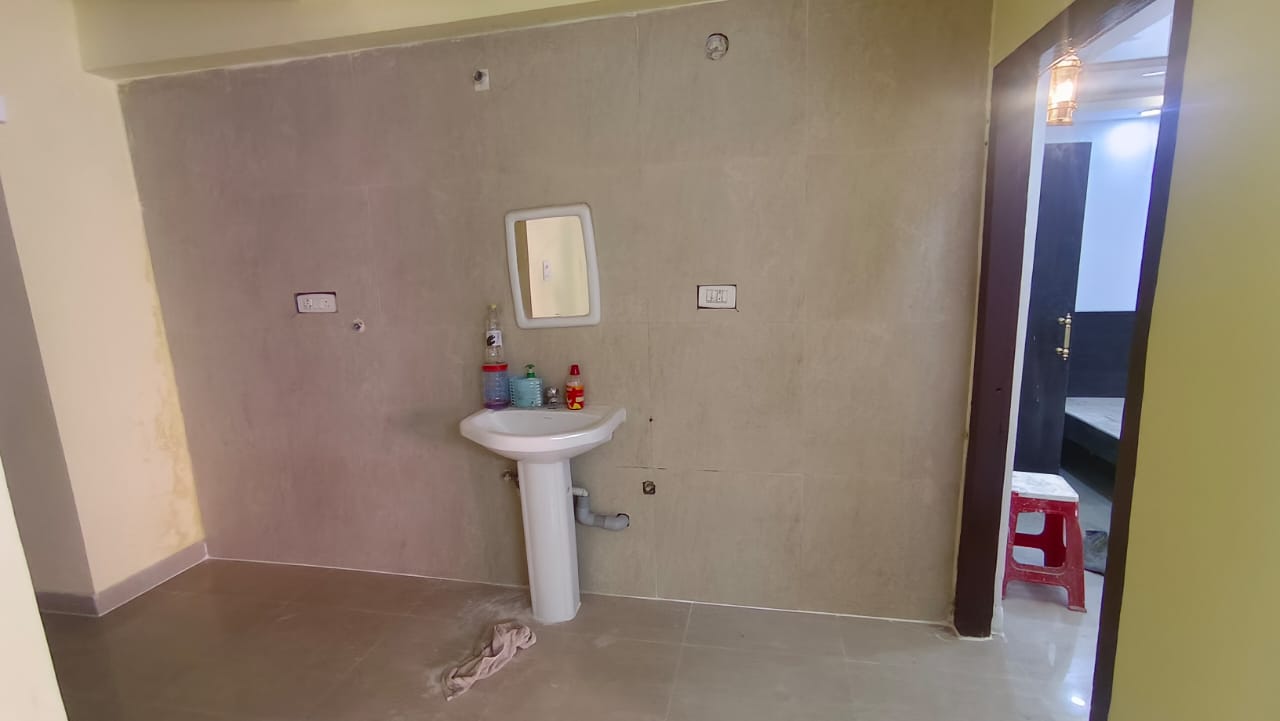 Unfurnished 3bhk in Uzan Bazar, Guwahati, Assam, India for Rent