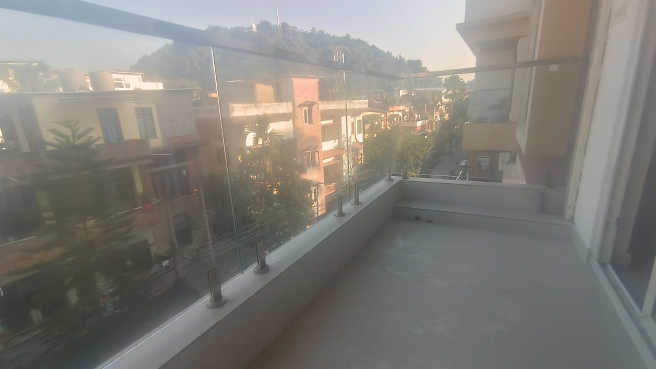 Unfurnished 3bhk in Gandhibasti Kali Mandir, Gandhi Basti, Sarania Hills, Guwahati, Assam, India for Rent