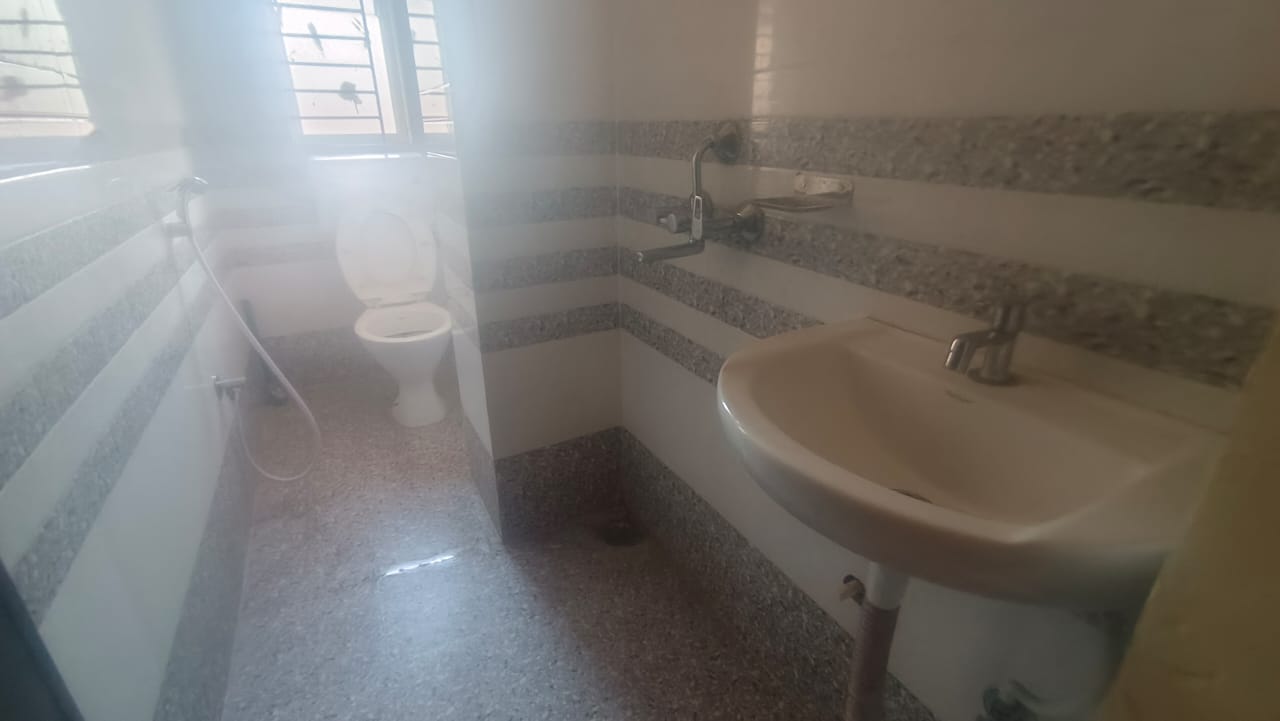 Unfurnished 2bhk in Rukmini Gaon, Guwahati, Assam, India for Rent