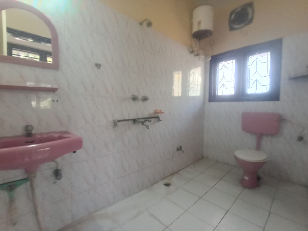 Unfurnished 2bhk in Rajgarh, Chandmari, Guwahati, Assam, India for Rent