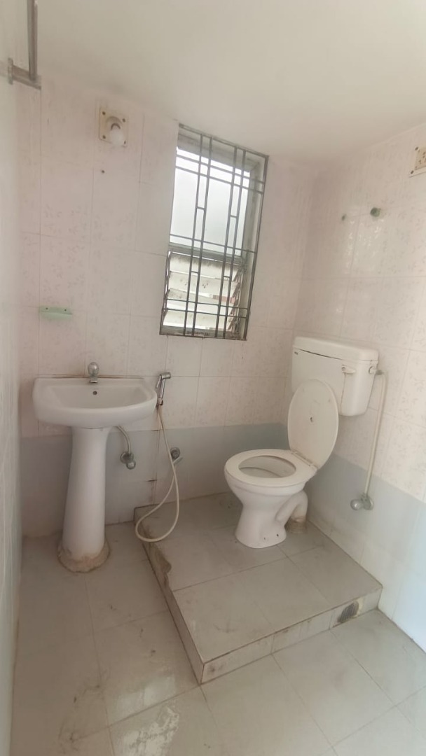 Unfurnished 3bhk in Survey, Beltola,, Samannay Path, Beltola Tiniali, Guwahati, Assam, India for Rent