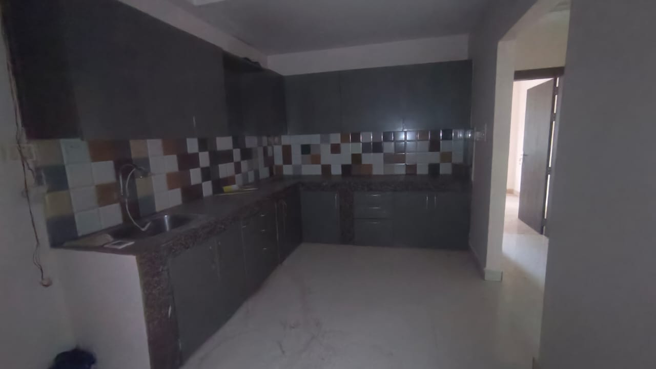 Unfurnished 4bhk in rehabari for Rent